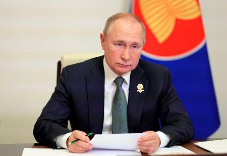 Putin Hosts Southeast Asian Leaders to Boost Trade